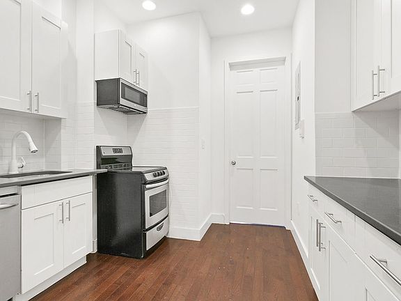 4th image of 117 W 15th St APT 5E