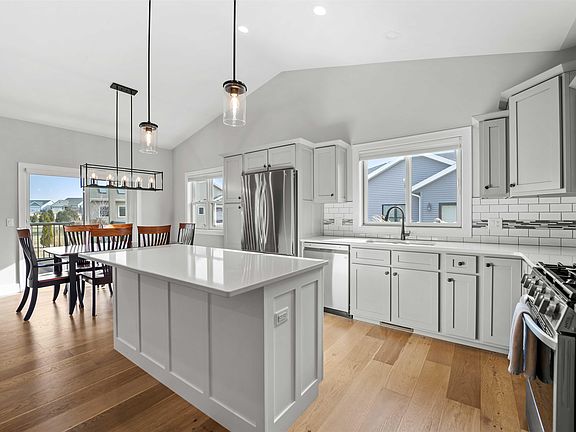 4th image of 743 Gatsby Glen Dr