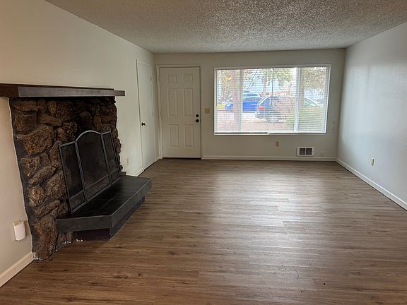2nd image of 333 SE Wildcat Dr