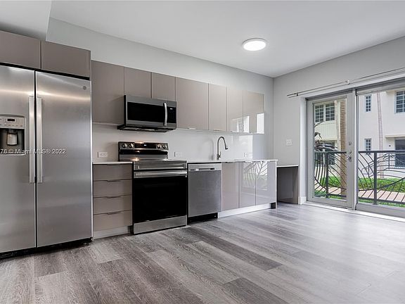 5th image of 435 21st St #111