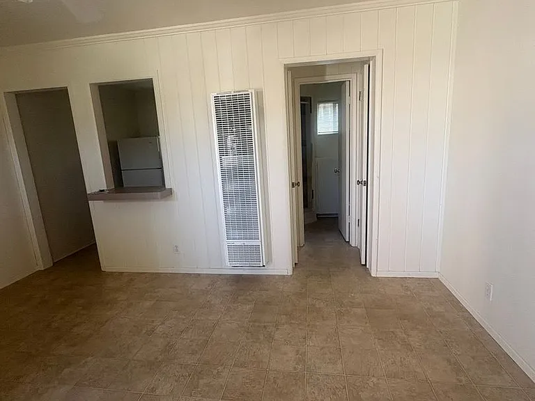 690 Monterey Ave — Photo 3
