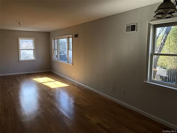 3rd image of 104 Grove St Floor 2
