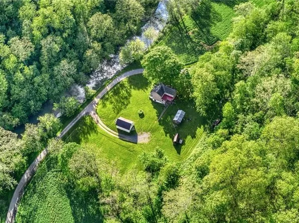 35 Lower Enlow Rd, W Finley, PA 15377