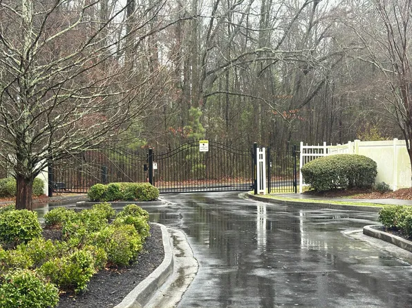 600 Creel Ln, Atlanta, GA 30349