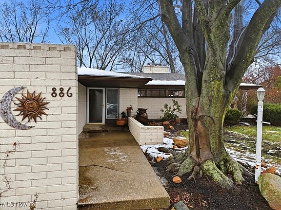 2nd image of 886 Walter Ct