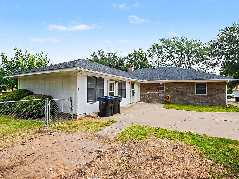 3407 Tipps Dr — Photo 27