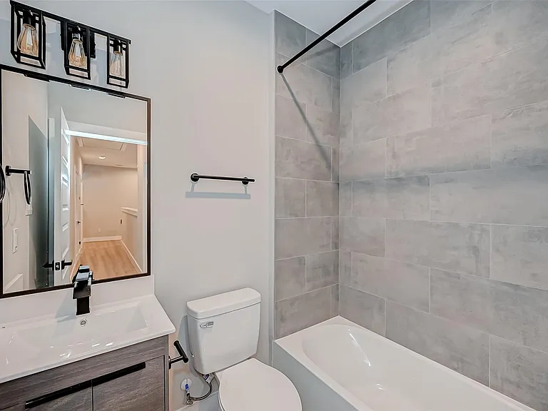 1718 Hardy St — Photo 7