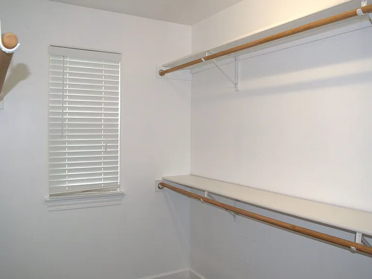 106 Corcoran Dr — Photo 23