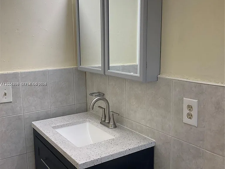 1195 NW 100th Ter #1 — Photo 12