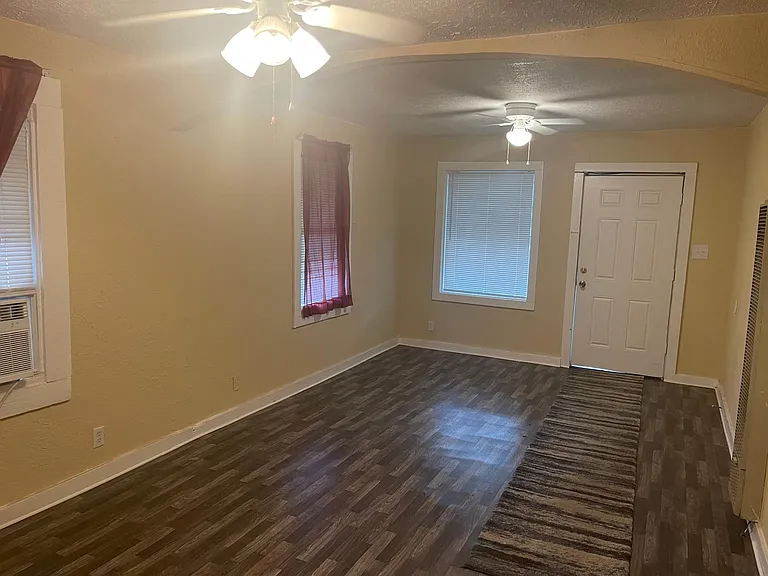 1559 Easy St — Photo 2