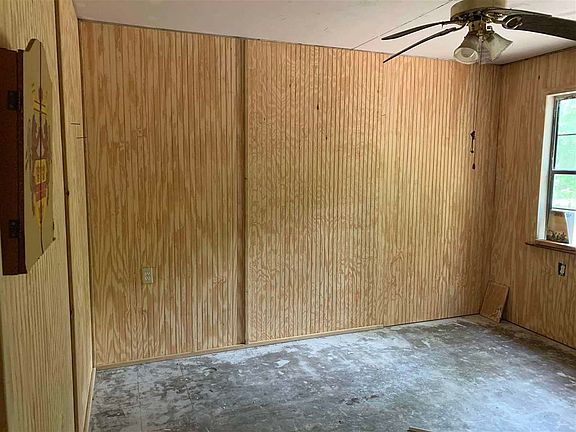 5th image of 232 Pear St