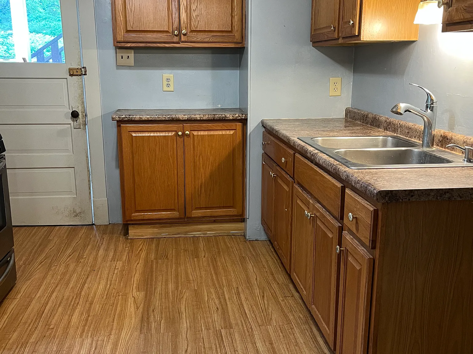 2 bed, 1000 sqft, $1,050 — Photo 2