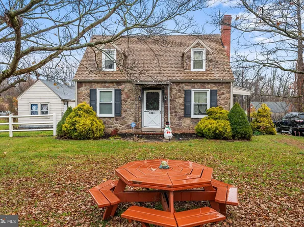 1127 E Main St, Douglassville, PA 19518