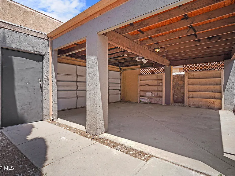 10720 Chert St — Photo 6
