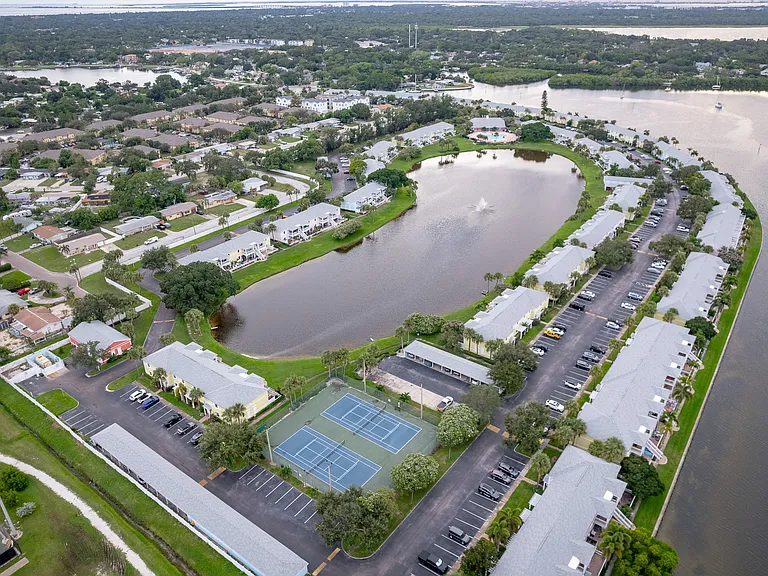 204 Pompano Dr SE #A — Photo 7