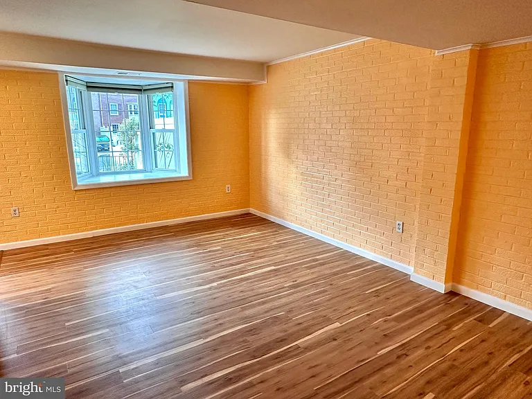 4311 Cedarlake Ct — Photo 8