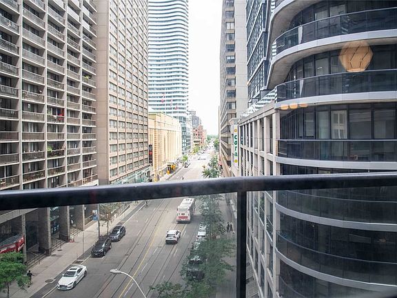 2nd image of 21 Carlton St #605