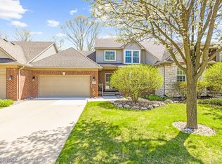 1235 Wind Chime Dr, Waterford, MI 48327