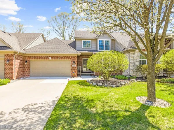 1235 Wind Chime Dr, Waterford, MI 48327