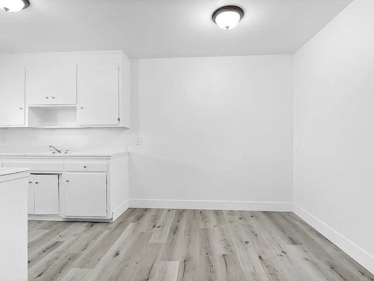 Shelfield Apartments — Photo 5