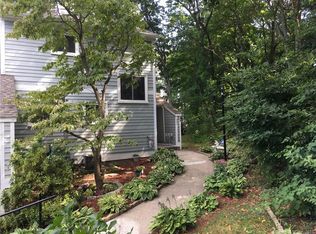 204 Golf Dr, East Haven, CT 06512