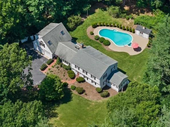 453 Elm St, Duxbury, MA 02332