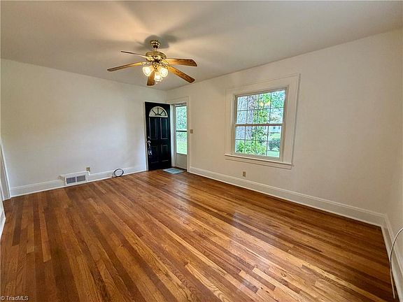 5th image of 3817 Fritz St