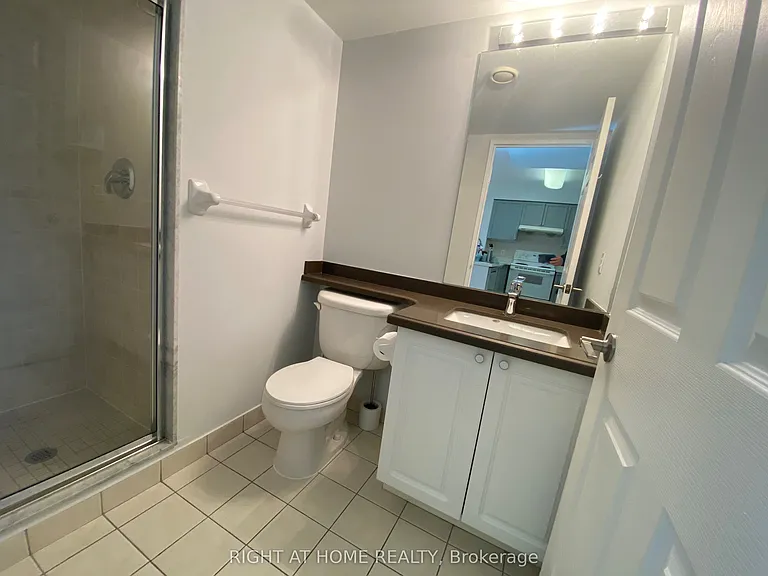 18 Parkview Ave #603 — Photo 10