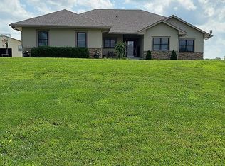 1046 E 1901st Rd, Eudora, KS 66025