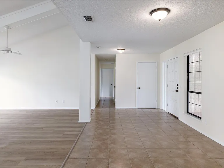611 Lido St — Photo 9