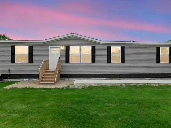 7197 Mapleview Cir W, Brown City, MI 48416