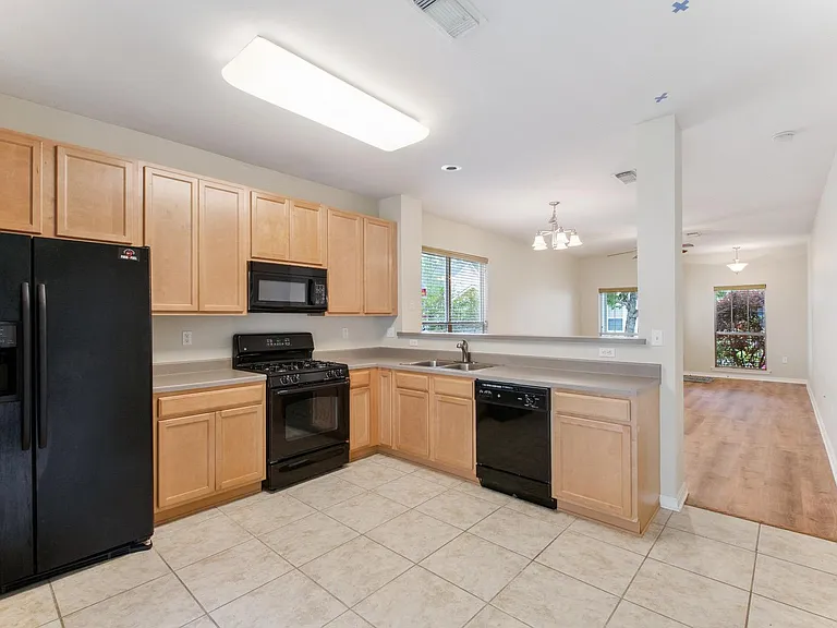 3096 Dundee Loop S — Photo 4
