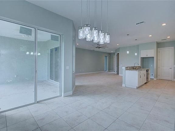 5th image of 163 Antilla Dr