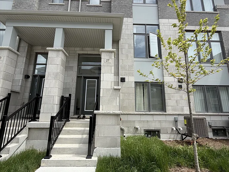 27 Tay Ln — Photo 1