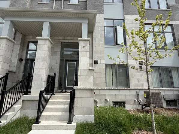 27 Tay Ln, Richmond Hill, ON L4S 0N8