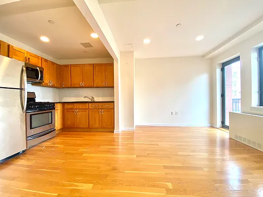 Rented by Astoria Realty | media 1