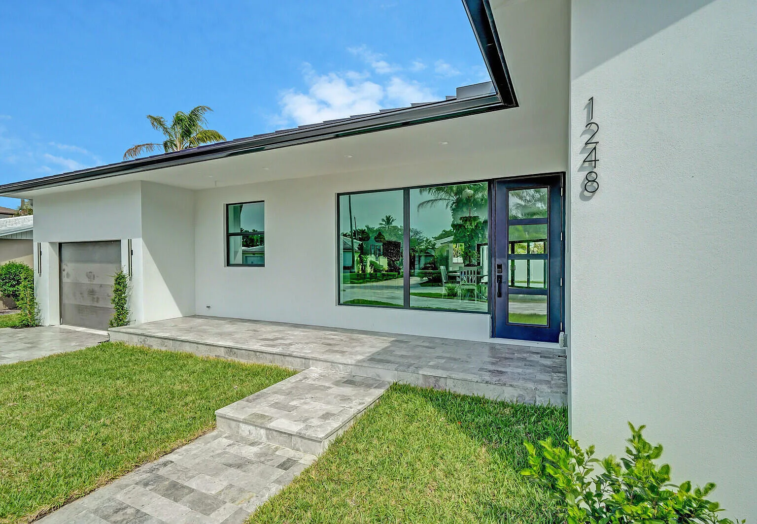 4 bed, 3.5 bath, 2800 sqft, $12,000 — Photo 4