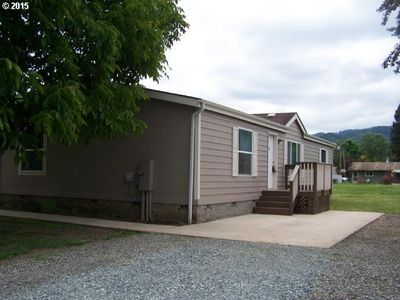 906 NE Bond St, Myrtle Creek, OR, 97457