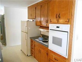 2nd image of 2415 Lawnherst Ave