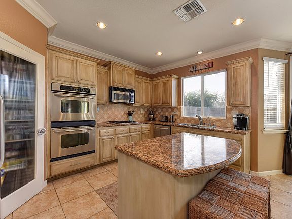 5th image of 1028 Monterey Way