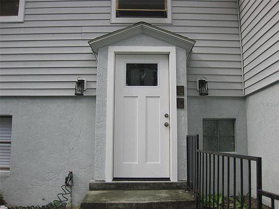 2nd image of 933 Wisconsin Ave APT B