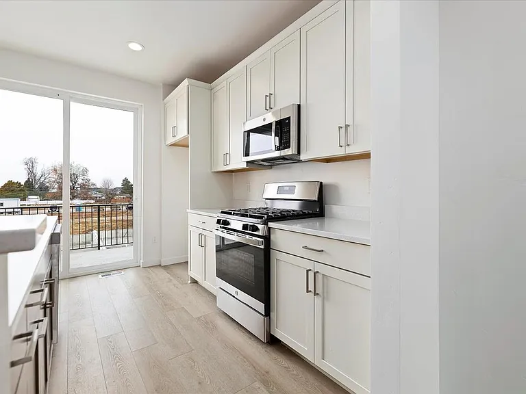 1624 N Mumbarto Ln — Photo 11