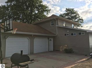 3426 E Blanchard Rd, Shepherd, MI 48883