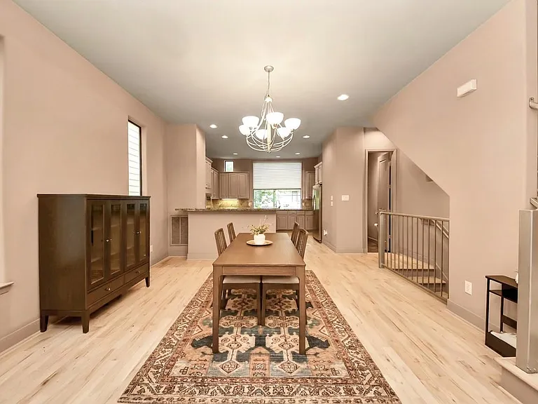 5217 Lillian St — Photo 6