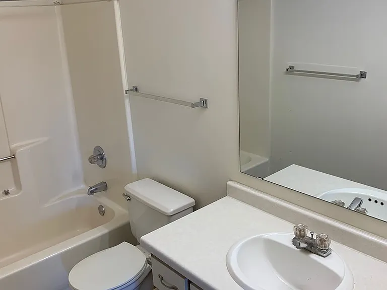Edgewood Court Apartments LLC — Photo 9