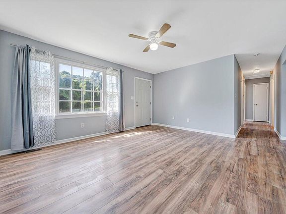 3rd image of 5751 Crescent Blvd