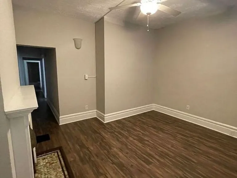 1208 Summit St — Photo 2