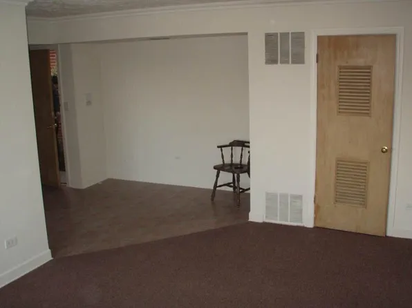 668 E Northwest Hwy, Mount Prospect, IL 60056