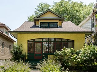 1811 W Estes Ave, Chicago, IL 60626