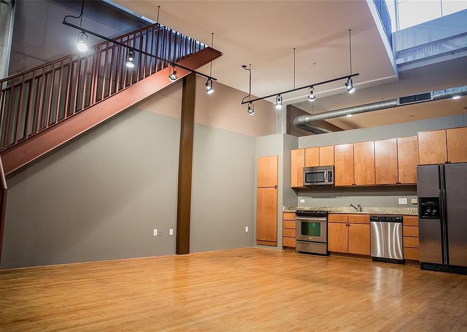 1st image of 1312 Live Oak St APT 207